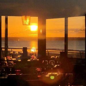 女人下面被艹视频
